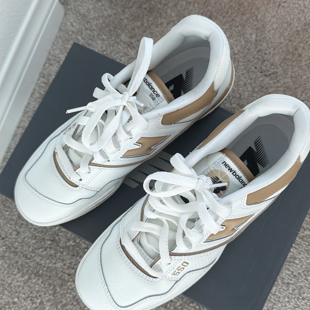 New Balance 550 - Picture 2 of 9